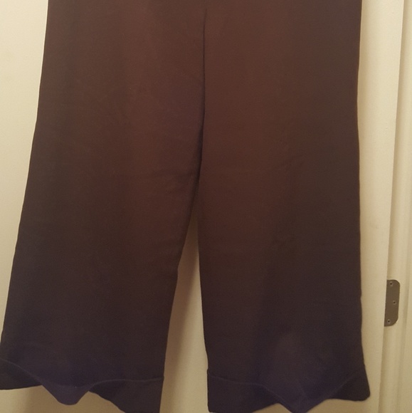 Capri Pants - Picture 2 of 3